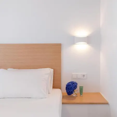 White Cliff Náoussa