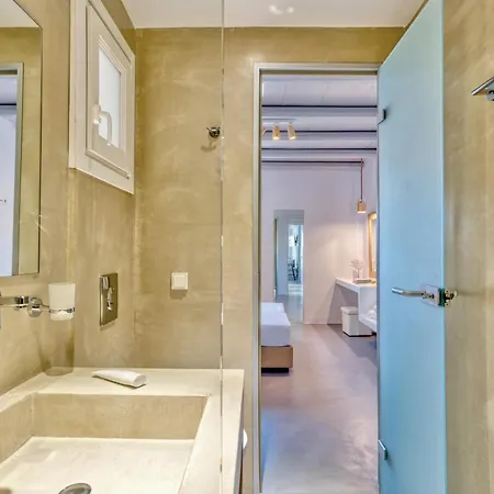 White Cliff * Náoussa