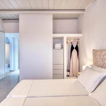 White Cliff Náoussa