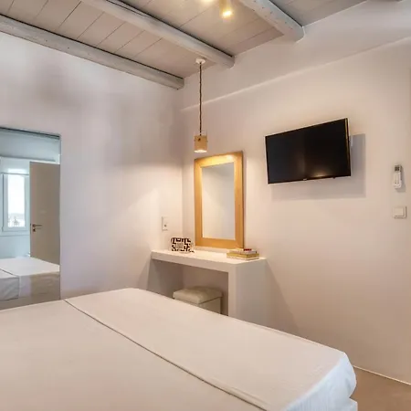 White Cliff Apartamento Naousa