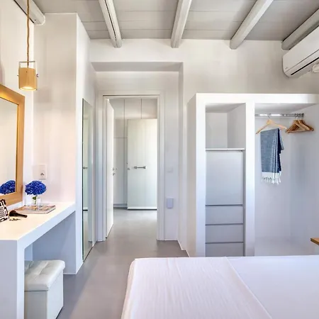 White Cliff Apartamento Naousa