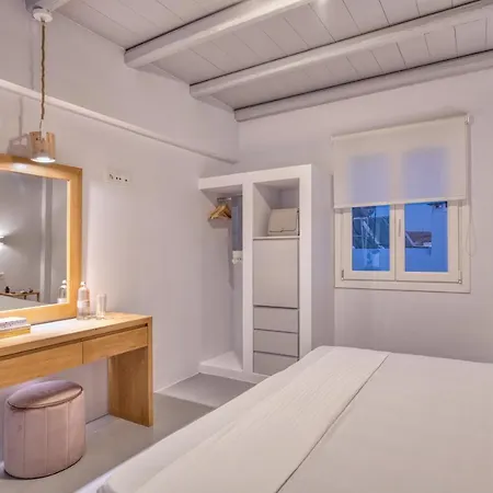 White Cliff Apartment *