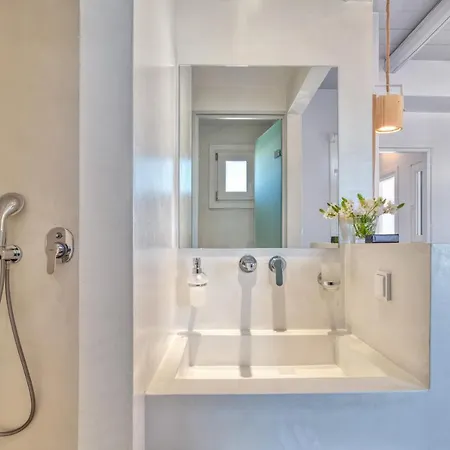 White Cliff Apartment