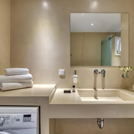 White Cliff Apartamento Naousa