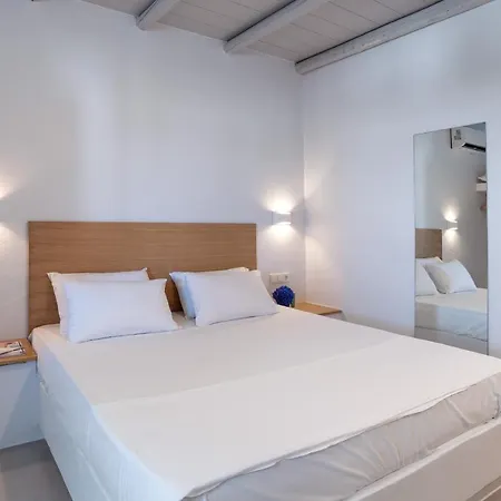 White Cliff Apartment