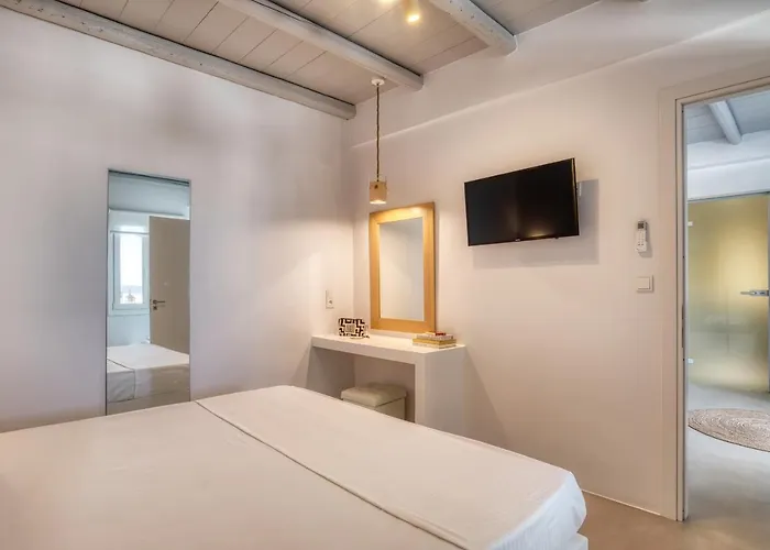 White Cliff Apartment Naousa (Paros)