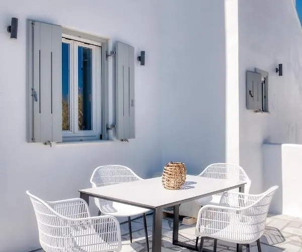 White Cliff * Naousa (Paros)