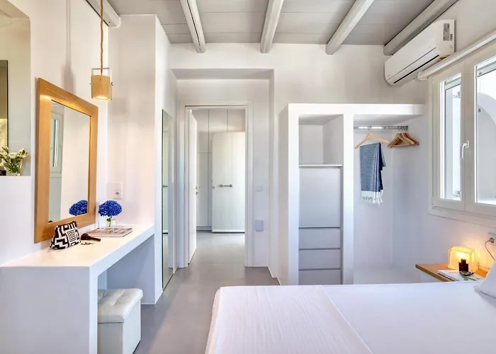 White Cliff Apartment Naousa (Paros)