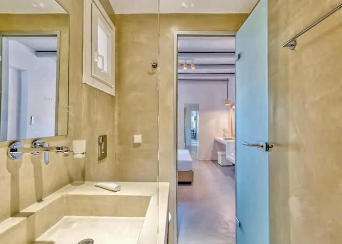 White Cliff * Naousa (Paros)