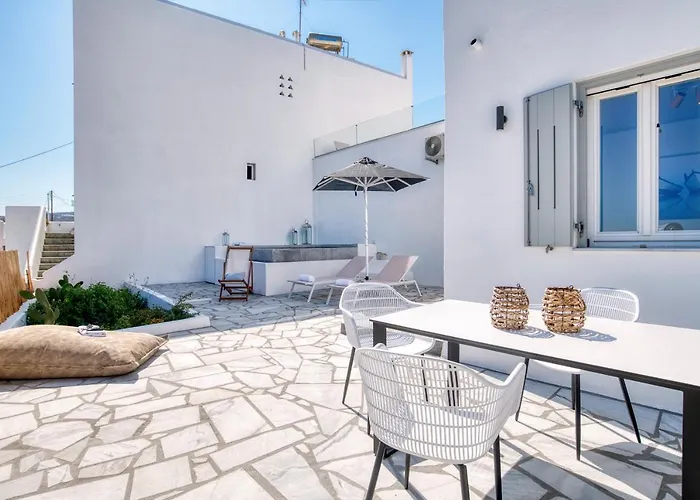 White Cliff Apartment