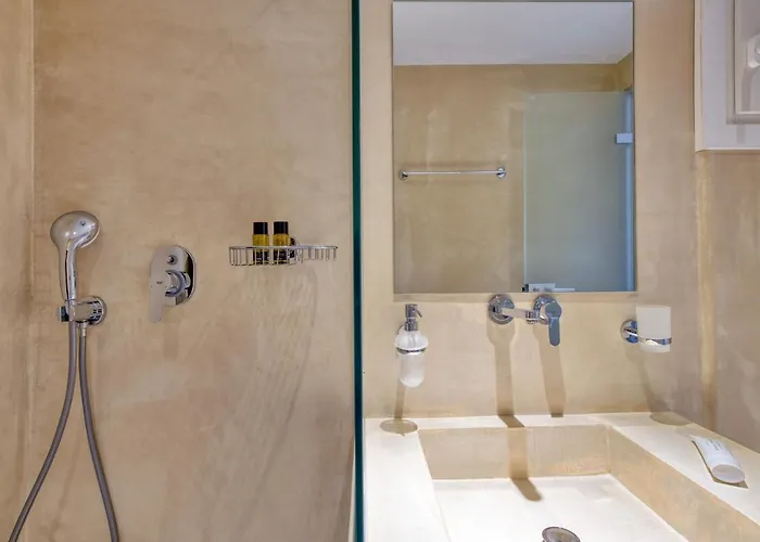 White Cliff Apartment *