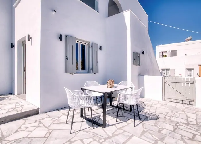 White Cliff Apartment Naousa (Paros)